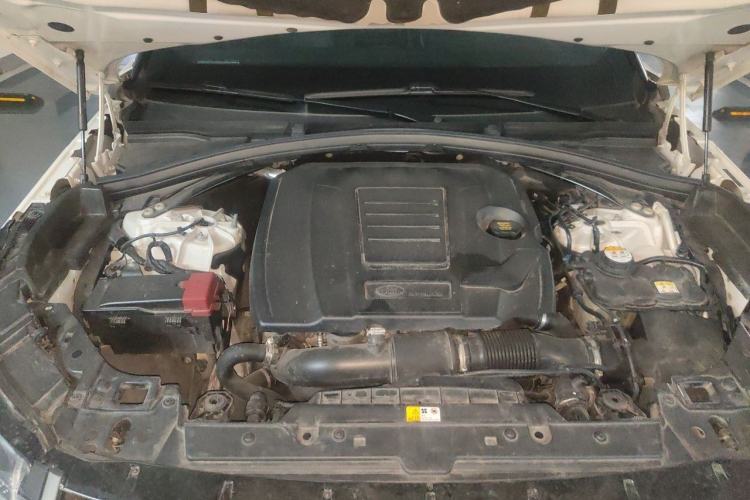 Used Land Rover Range Velar 2019 250 PS R-DYNAMIC S Engine Bay