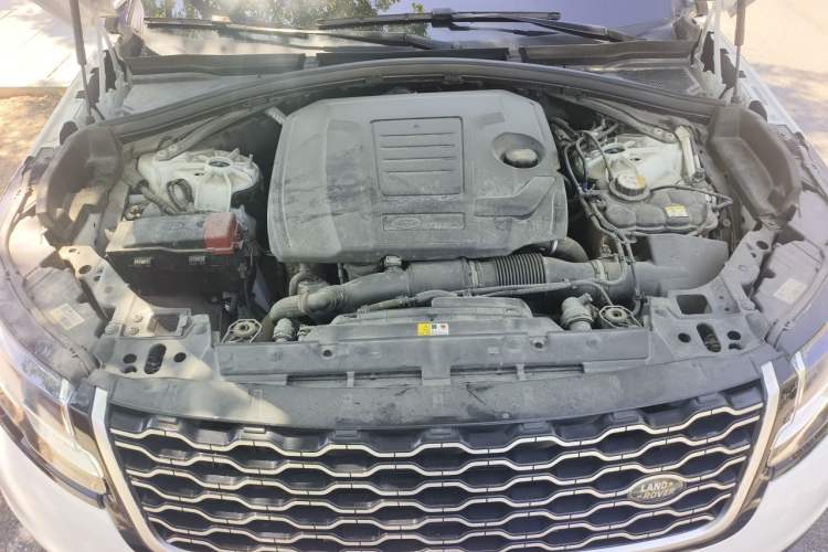 Used Land Rover Range Velar 2019 250 PS Engine Bay