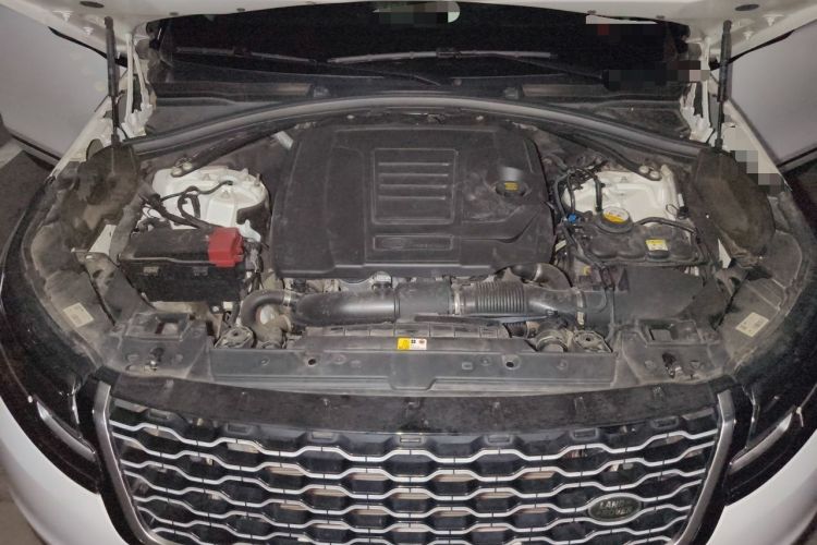 Used Land Rover Range Velar 2019 250 PS Engine Bay
