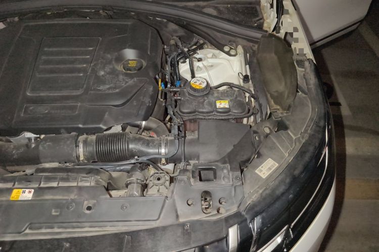 Used Land Rover Range Velar 2019 250 PS Engine Bay Left