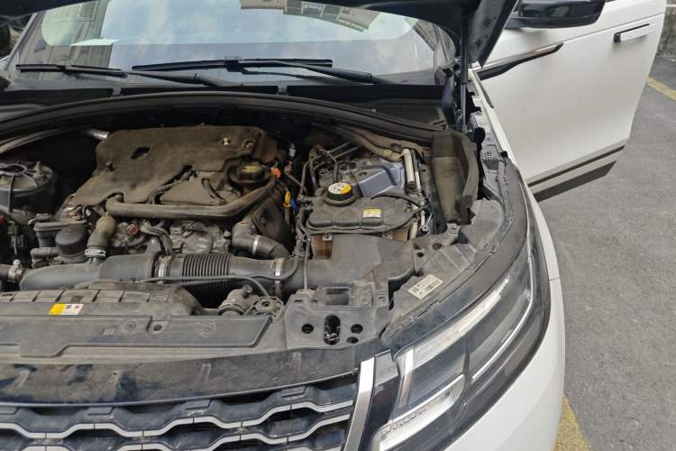 Used Land Rover Range Velar 2019 250 PS Engine Bay Left