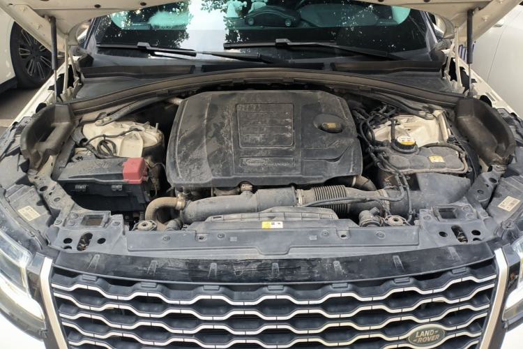 Used Land Rover Range Velar 2019 250 PS Engine Bay