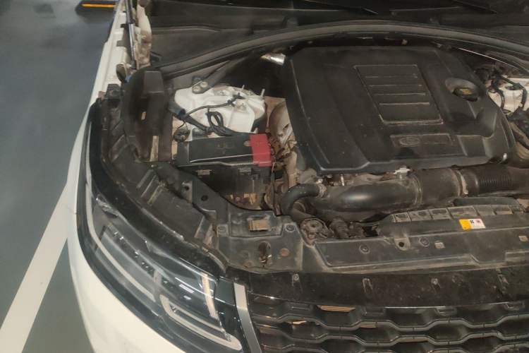 Used Land Rover Range Velar 2019 250 PS R-DYNAMIC S Engine Bay Right