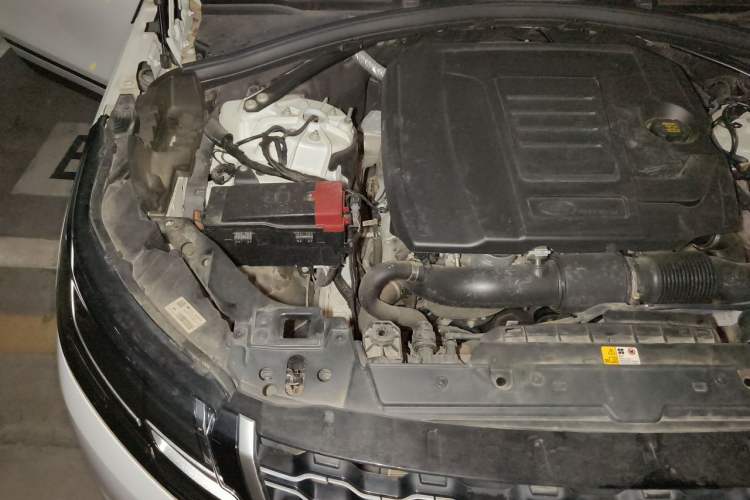 Used Land Rover Range Velar 2019 250 PS Engine Bay Right