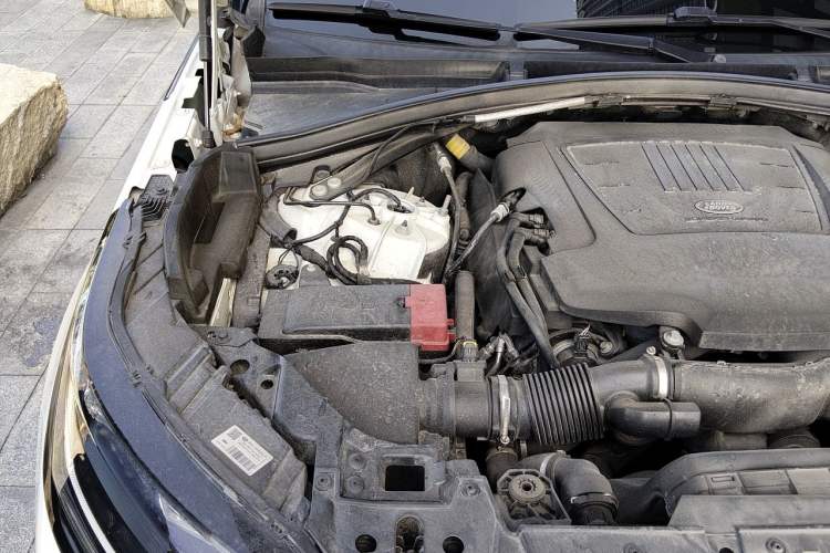 Used Land Rover Range Velar 2019 380 PS R-DYNAMIC SE Engine Bay Right