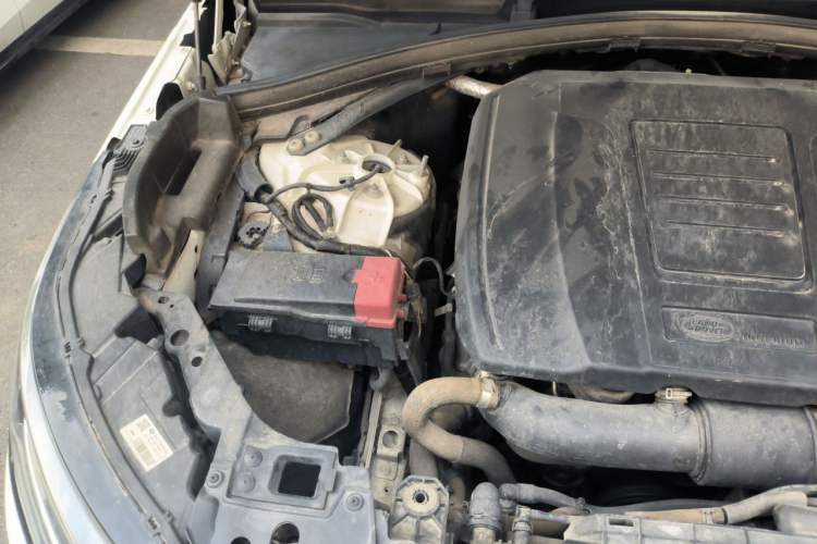 Used Land Rover Range Velar 2019 250 PS Engine Bay Right
