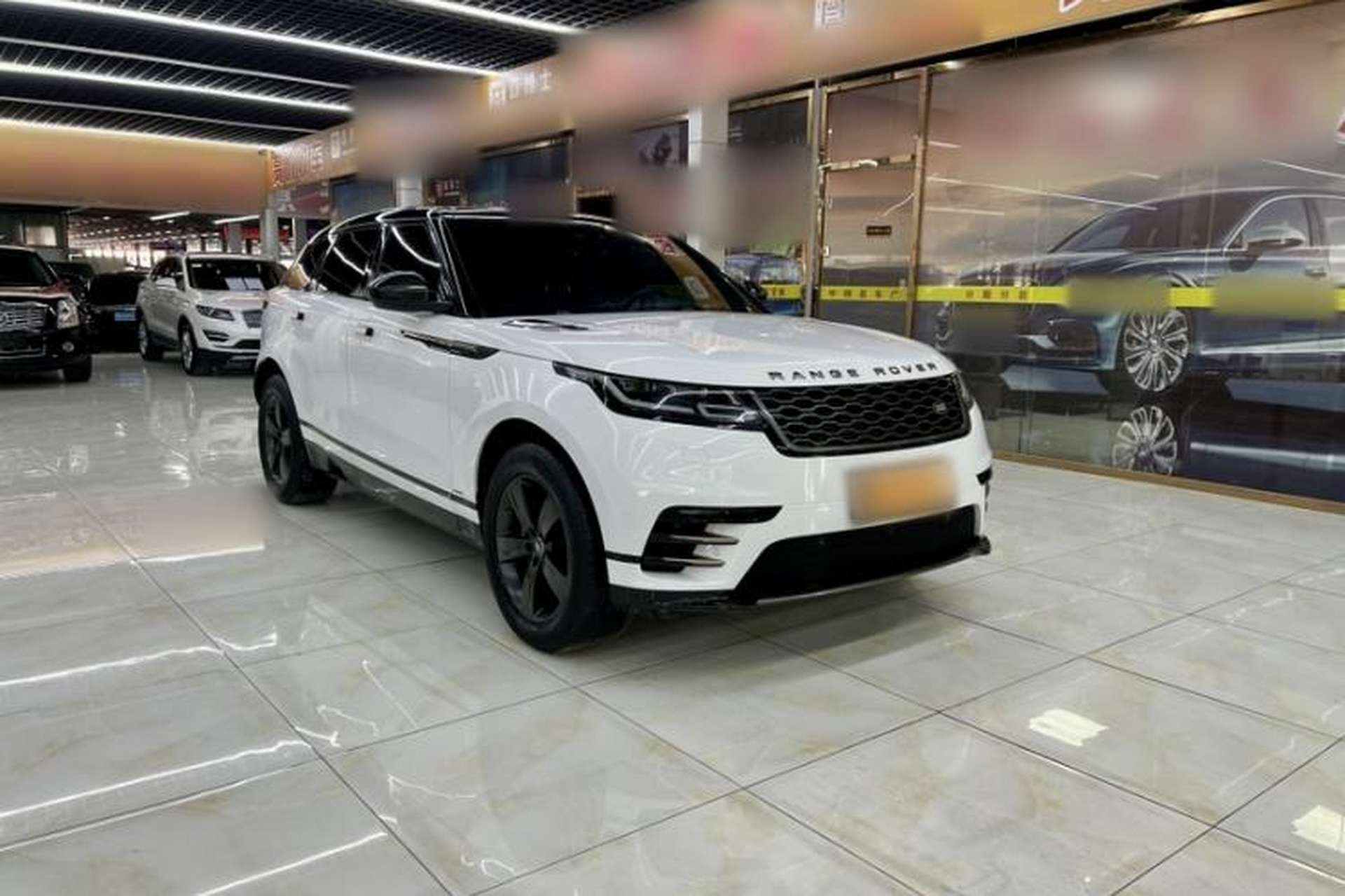 Used Land Rover Range Velar 2019 250 PS R-DYNAMIC S Exterior 2