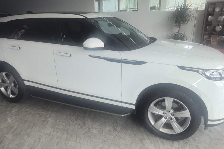 Used Land Rover Range Velar 2019 250 PS Exterior 2