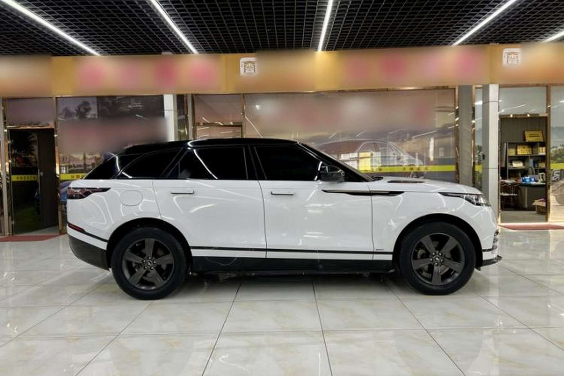 Used Land Rover Range Velar 2019 250 PS R-DYNAMIC S Exterior 3