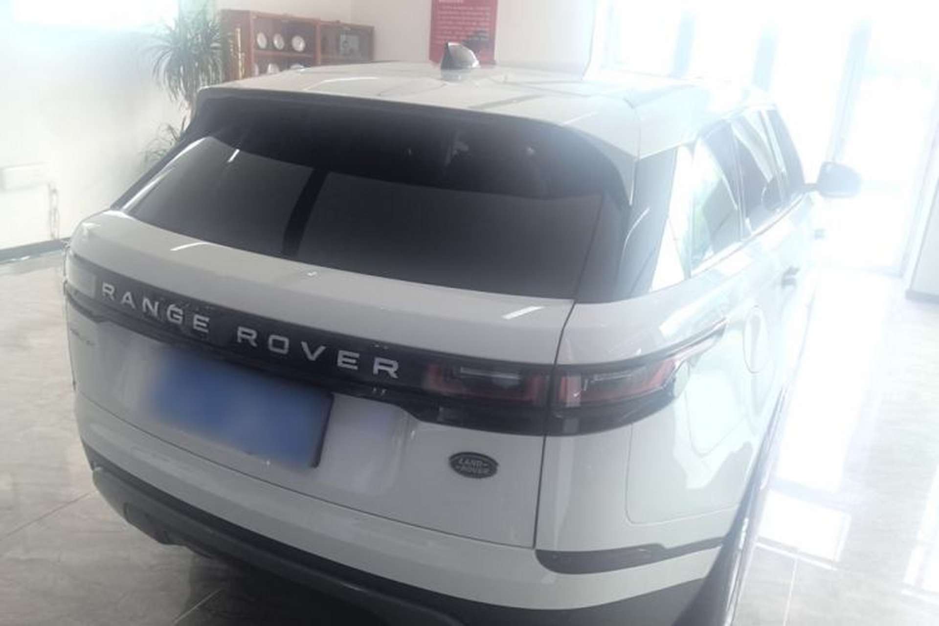 Used Land Rover Range Velar 2019 250 PS Exterior 3