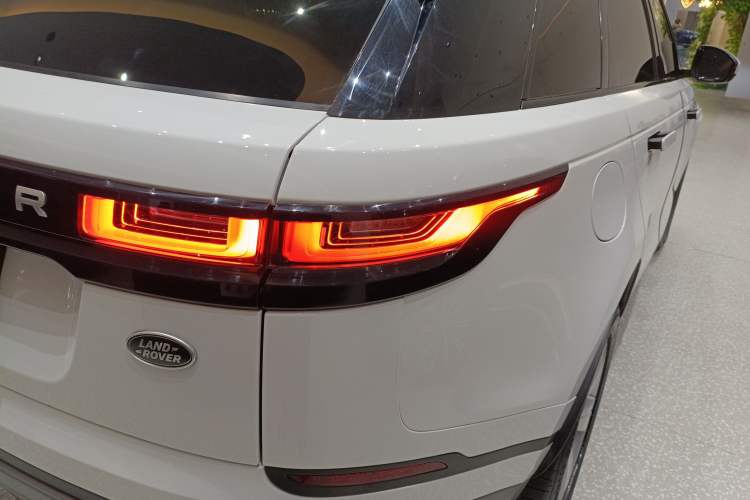 Used Land Rover Range Velar 2019 250 PS Exterior 6