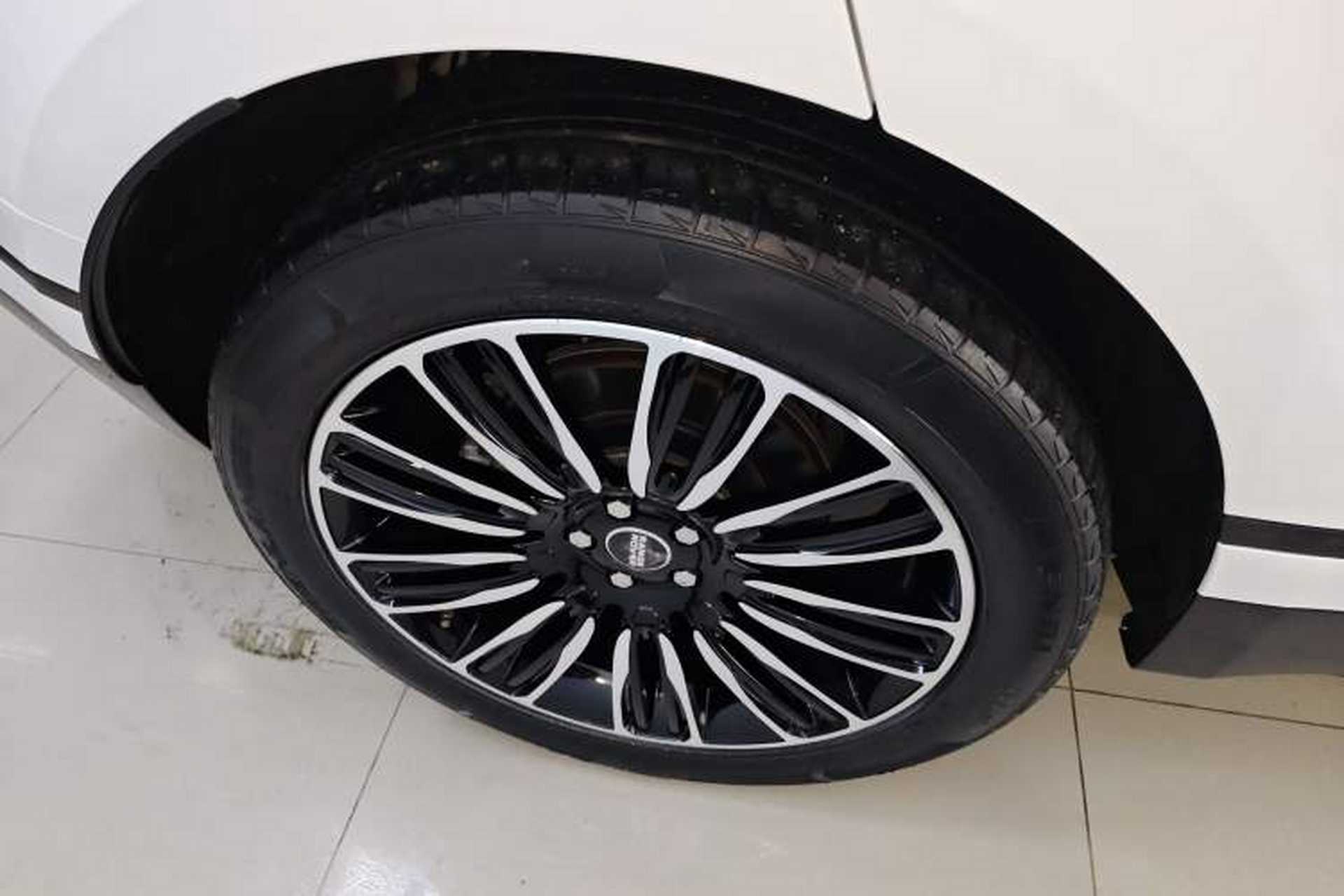 Used Land Rover Range Velar 2019 250 PS Exterior 8