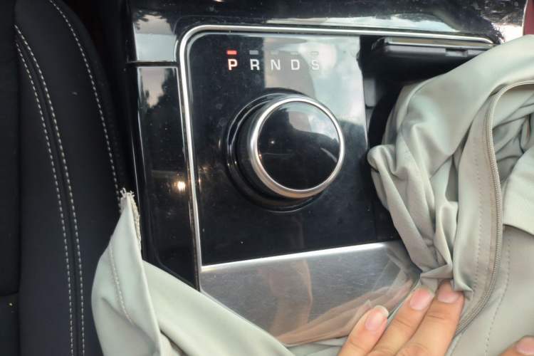 Used Land Rover Range Velar 2019 250 PS Gear Lever