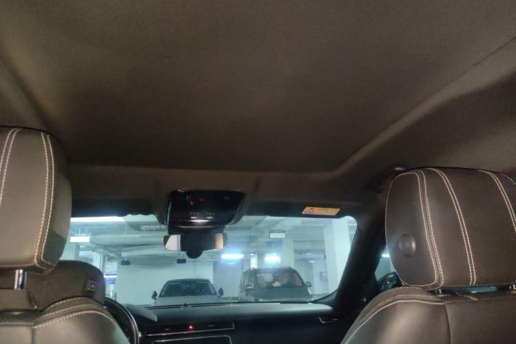 Used Land Rover Range Velar 2019 250 PS R-DYNAMIC S Headliner