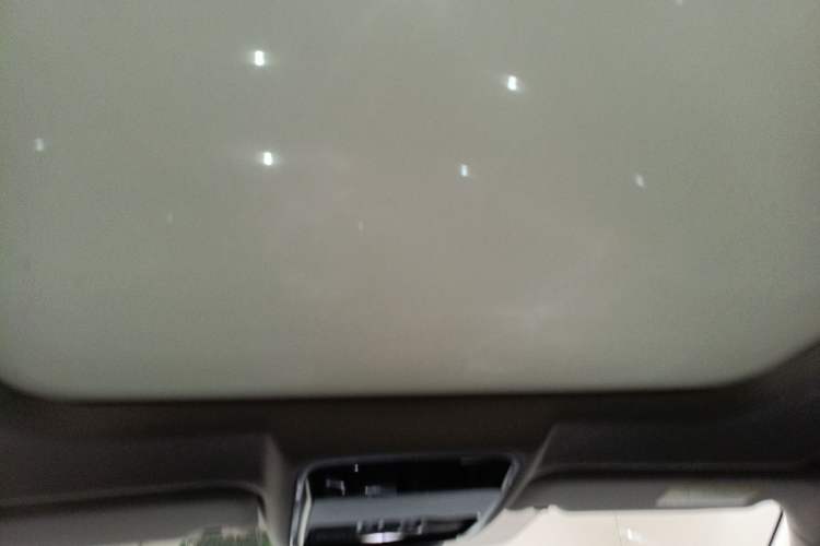 Used Land Rover Range Velar 2019 250 PS Headliner