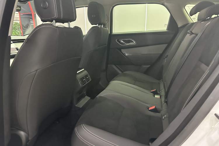 Used Land Rover Range Velar 2019 250 PS Headliner