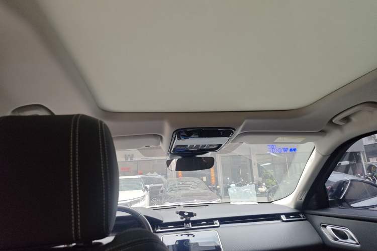 Used Land Rover Range Velar 2019 250 PS Headliner