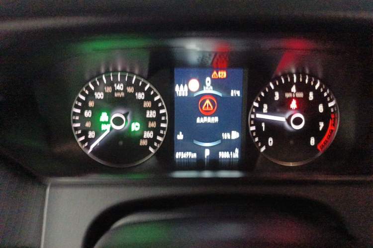 Used Land Rover Range Velar 2019 250 PS R-DYNAMIC S Instrument Cluster