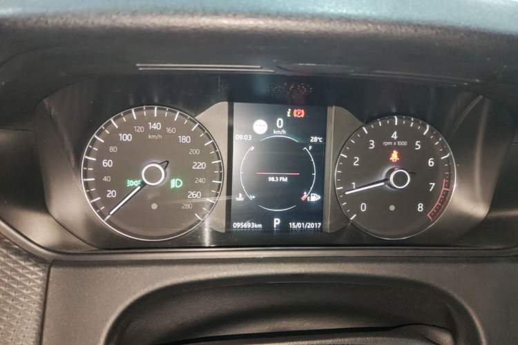 Used Land Rover Range Velar 2019 250 PS Instrument Cluster