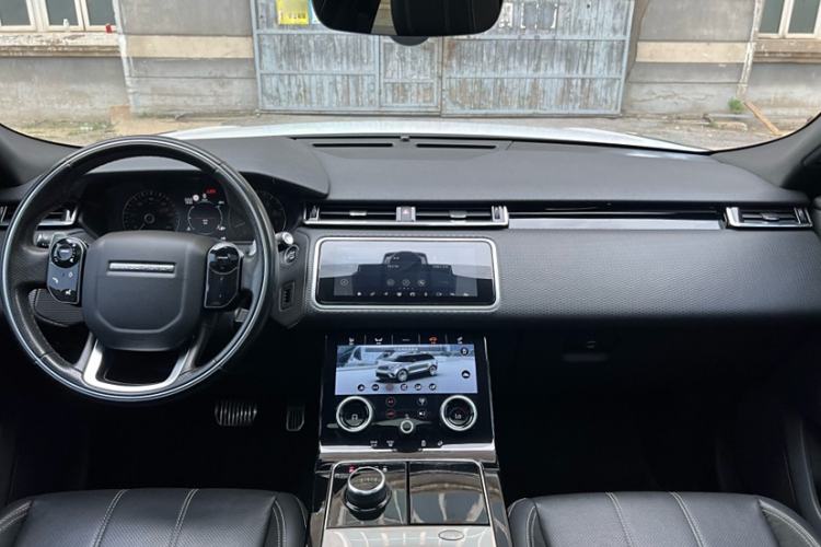 Used Land Rover Range Velar 2019 250 PS R-DYNAMIC S Interior 1