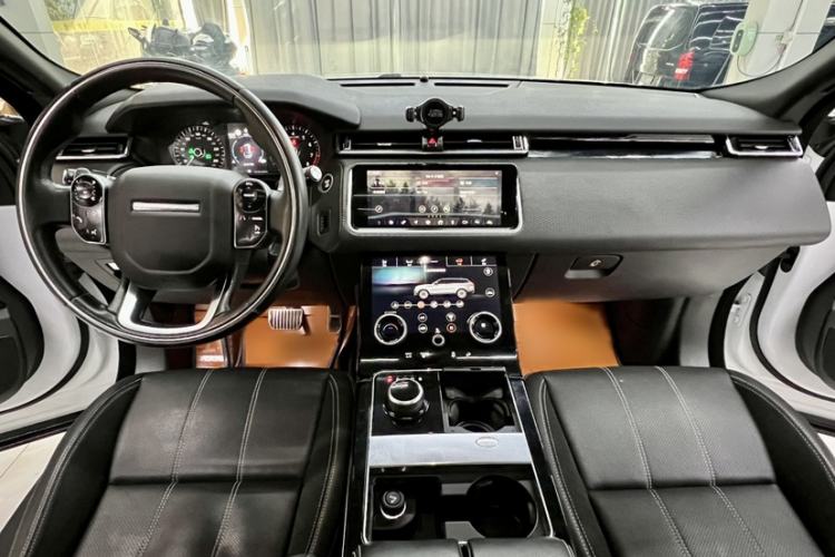 Used Land Rover Range Velar 2019 250 PS R-DYNAMIC S Interior 1