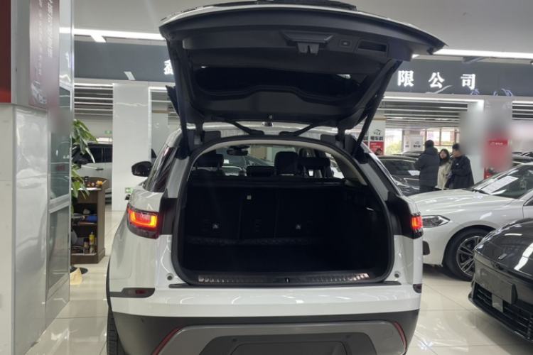 Used Land Rover Range Velar 2019 250 PS Interior 5