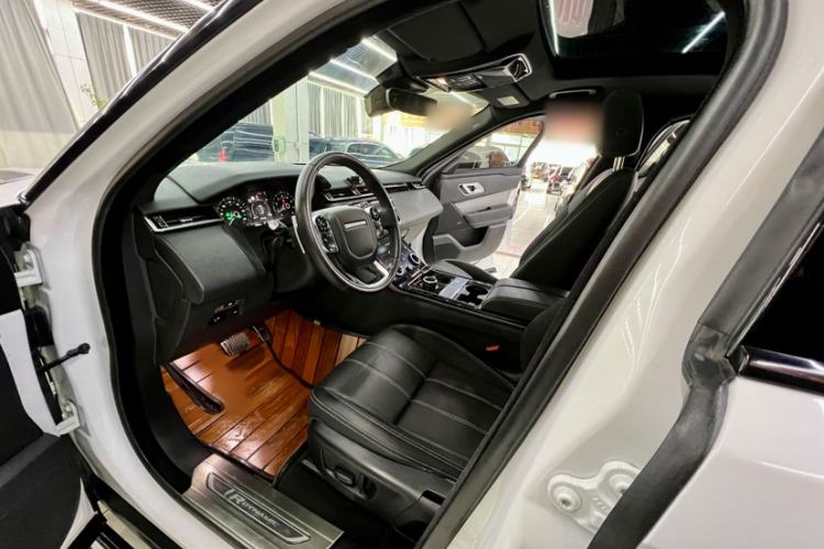 Used Land Rover Range Velar 2019 250 PS R-DYNAMIC S Interior 5