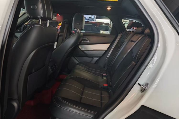 Used Land Rover Range Velar 2019 250 PS R-DYNAMIC S Interior 6