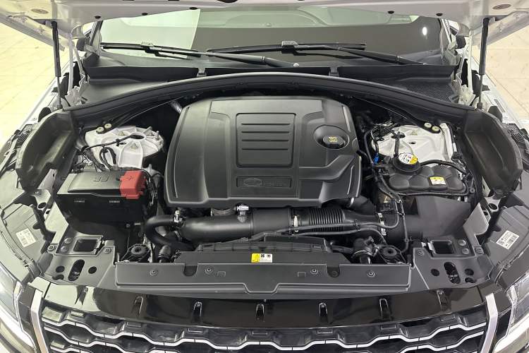 Used Land Rover Range Velar 2019 250 PS Interior 6