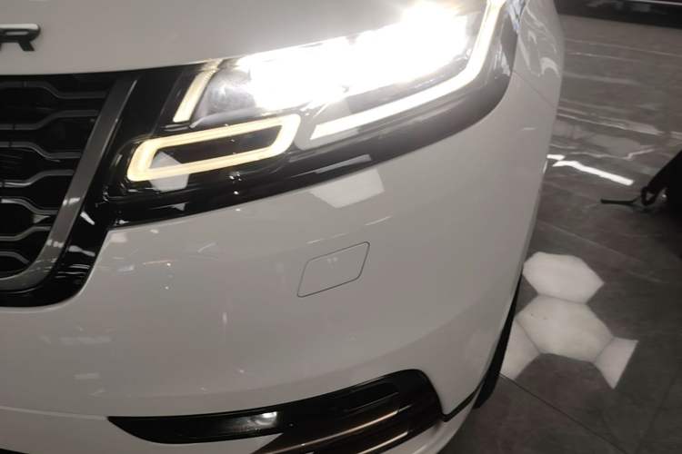 Used Land Rover Range Velar 2019 250 PS R-DYNAMIC S Left Front Headlight