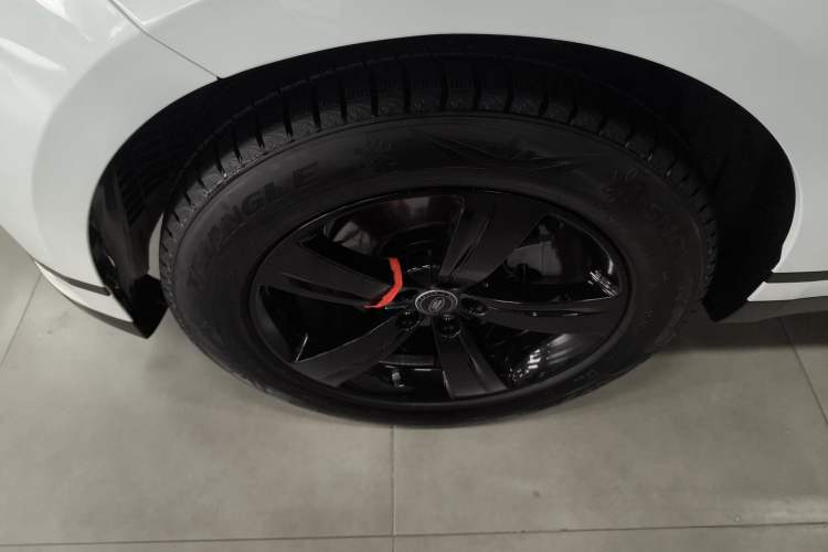 Used Land Rover Range Velar 2019 250 PS Left Front Wheel Hub