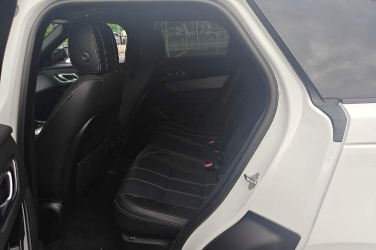 Used Land Rover Range Velar 2019 250 PS R-DYNAMIC S Left Rear Seat