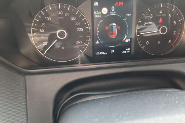 Used Land Rover Range Velar 2019 250 PS Odometer Close Up