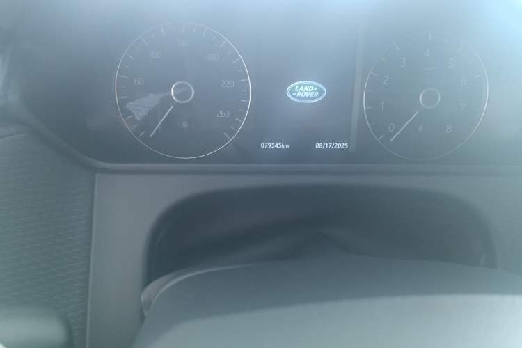 Used Land Rover Range Velar 2019 250 PS Odometer Close Up