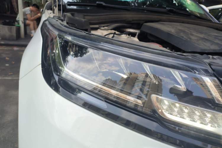Used Land Rover Range Velar 2019 250 PS Right Front Headlight
