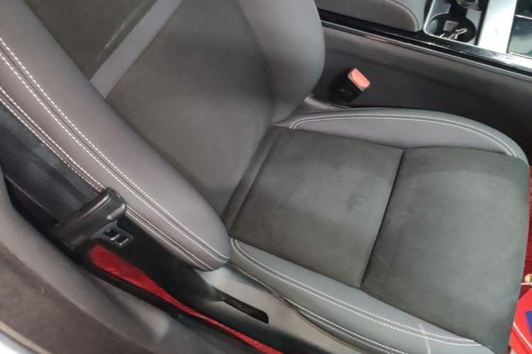 Used Land Rover Range Velar 2019 250 PS Right Front Seat