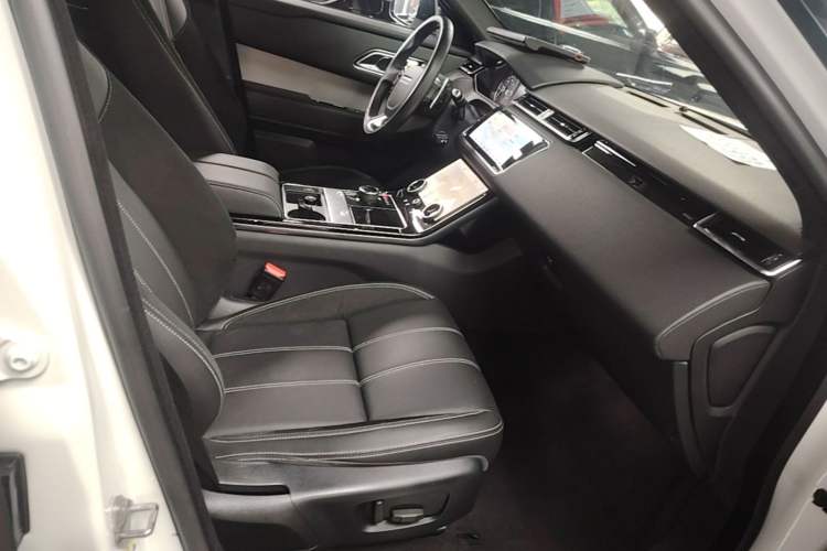 Used Land Rover Range Velar 2019 250 PS R-DYNAMIC S Right Front Seat