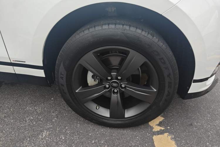 Used Land Rover Range Velar 2019 250 PS R-DYNAMIC S Right Front Wheel Hub