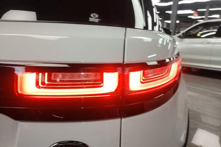 Used Land Rover Range Velar 2019 250 PS R-DYNAMIC S Right Rear Taillight