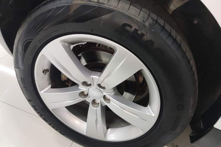 Used Land Rover Range Velar 2019 250 PS Right Rear Wheel Hub
