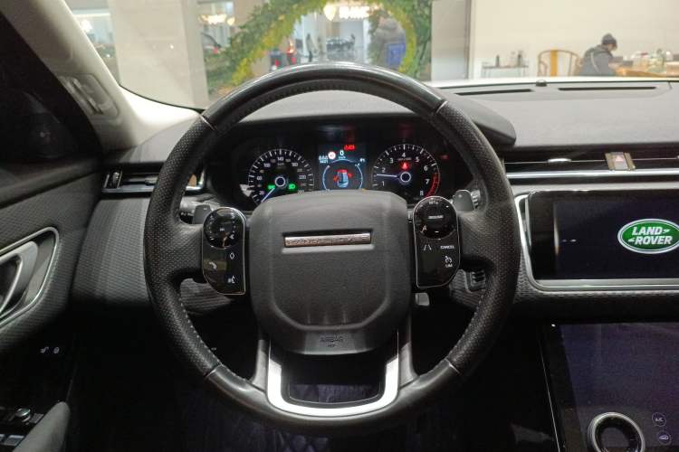 Used Land Rover Range Velar 2019 250 PS Steering Wheel