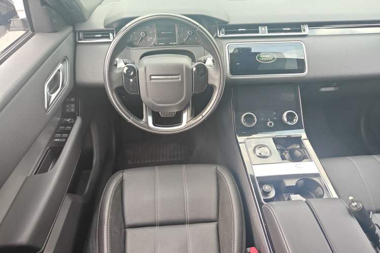 Used Land Rover Range Velar 2019 250 PS R-DYNAMIC S Steering Wheel