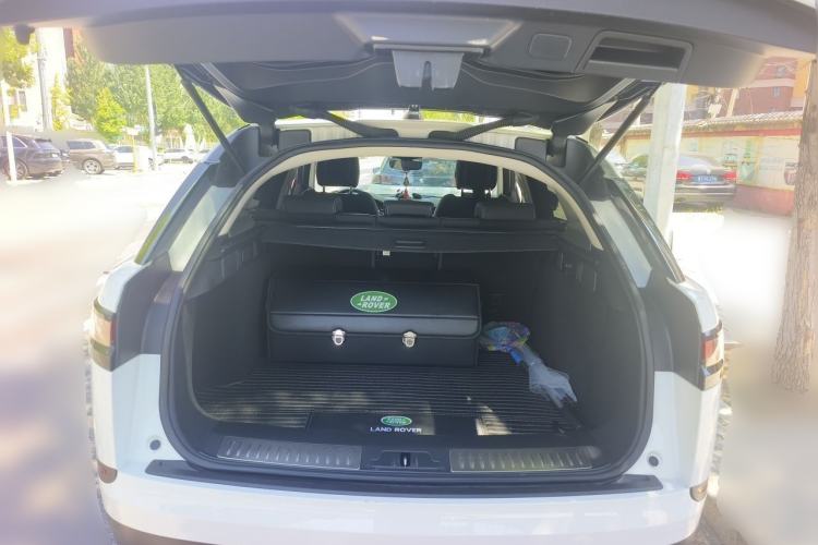 Used Land Rover Range Velar 2019 250 PS Trunk