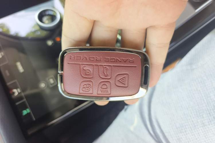 Used Land Rover Range Velar 2019 250 PS Vehicle Key