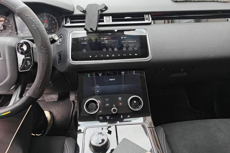 Used Land Rover Range Velar 2020 P250 Audio And AC Panel