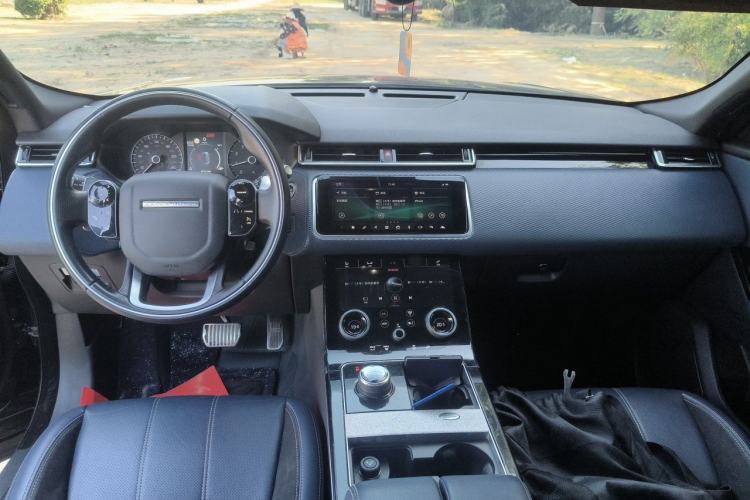 Used Land Rover Range Velar 2020 P250 R-DYNAMIC S Center Console