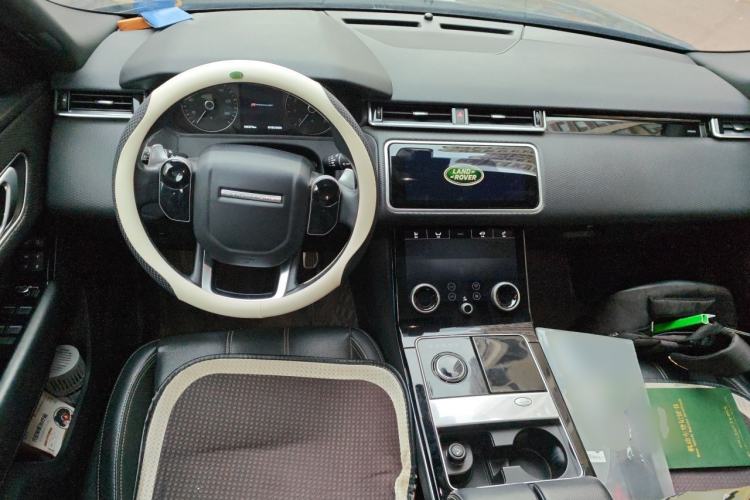 Used Land Rover Range Velar 2020 P250 R-DYNAMIC S Center Console