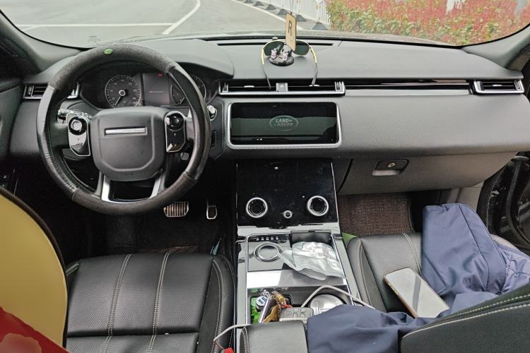 Used Land Rover Range Velar 2020 P250 R-DYNAMIC S Center Console