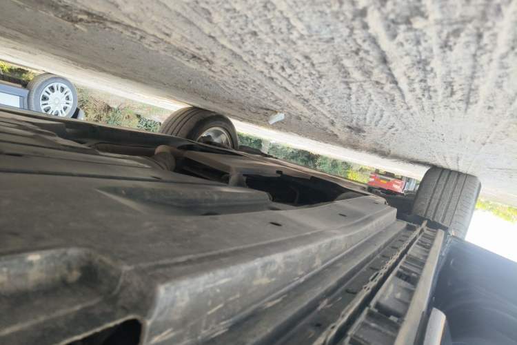 Used Land Rover Range Velar 2020 P250 R-DYNAMIC S Chassis Rear Left