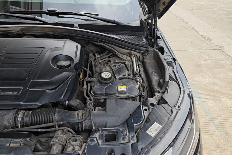 Used Land Rover Range Velar 2020 P250 Engine Bay Left